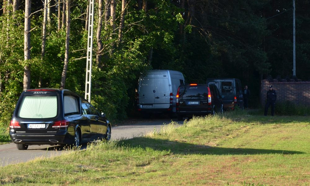 Banino. Ekshumacja ciała admirała Andrzeja Karwety