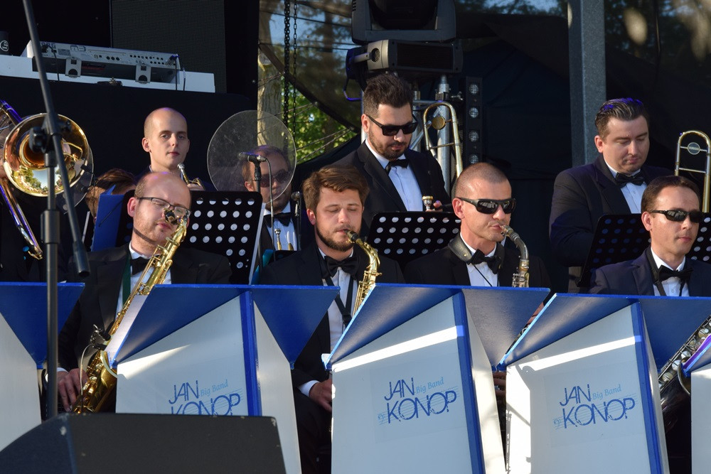 Dni Powiatu Kartuskiego. Ania Wyszkoni, Majestic i Jan Konop Big Band zagrali przed kartuską publicznością