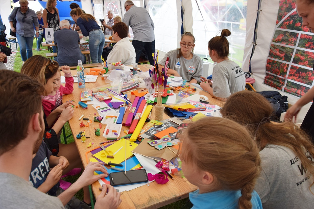 Kartuzy. Festiwal Ludzie dla Ludzi. Organizacje pozarządowe prezentowały swoją działalność