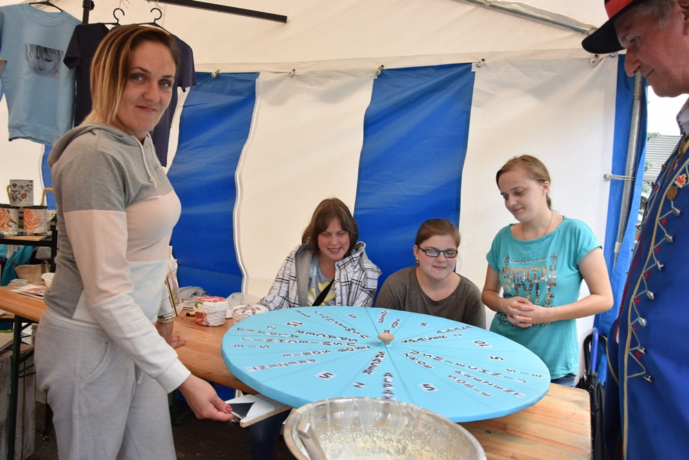 Kartuzy. Festiwal Ludzie dla Ludzi. Organizacje pozarządowe prezentowały swoją działalność