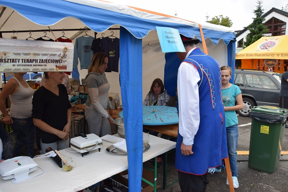 Kartuzy. Festiwal Ludzie dla Ludzi. Organizacje pozarządowe prezentowały swoją działalność