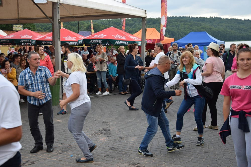 Ostrzyce. Wesoła zabawa z kapelami weselnymi