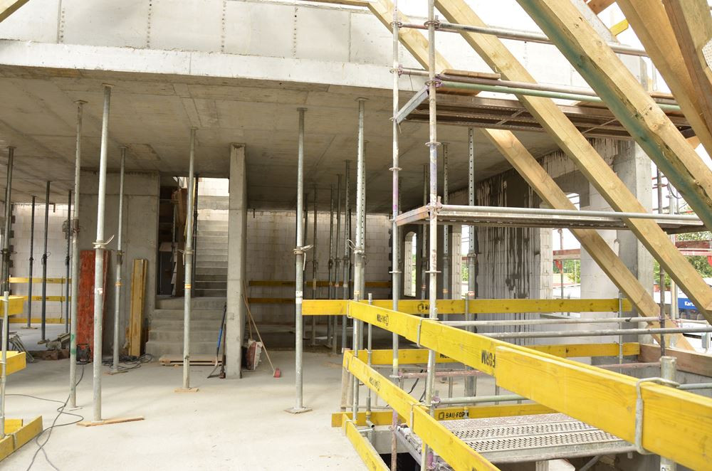 Kartuzy. Otwarto ul. Kolejową, a na dworcu zawisła wiecha