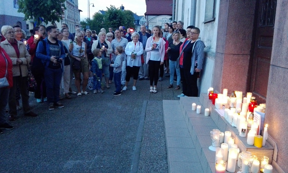 Kartuzy. Protest przed Sądem. Krzyczeli: 