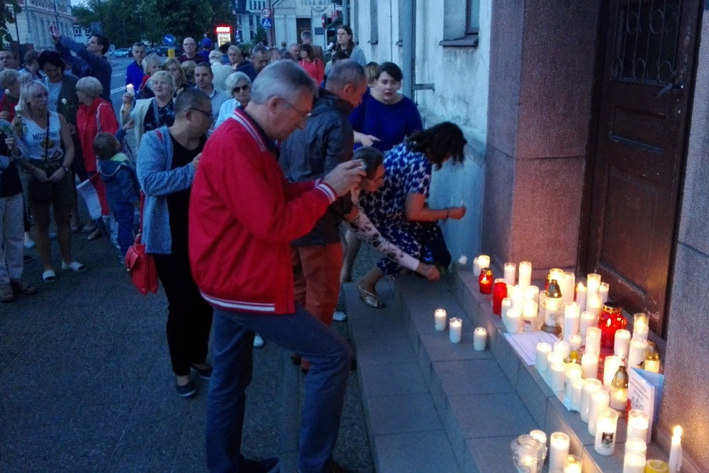 Kartuzy. Protest przed Sądem. Krzyczeli: 