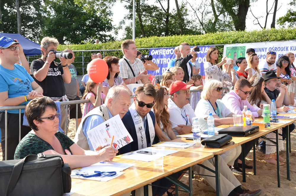 Chmielno. Piękne dziewczyny walczyły o tytuł Bursztynowej Miss Lata