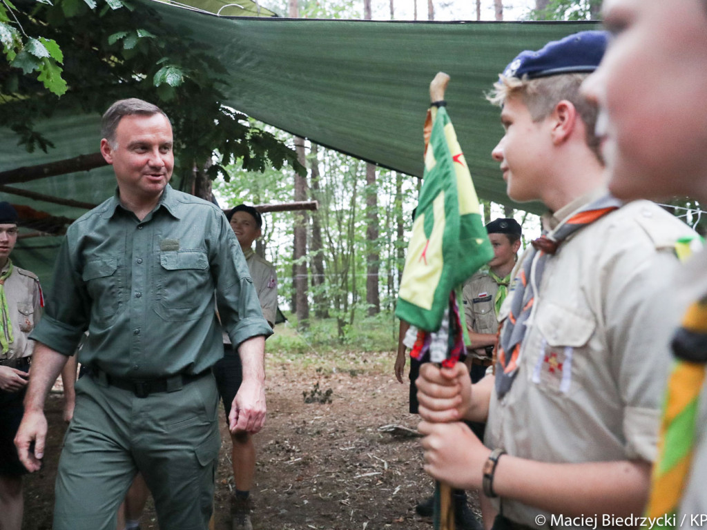 Prezydent Andrzej Duda odwiedził harcerzy niedaleko Sulęczyna