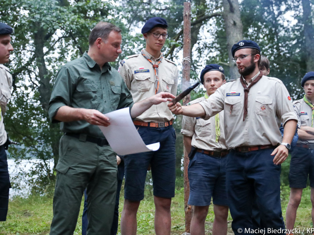 Prezydent Andrzej Duda odwiedził harcerzy niedaleko Sulęczyna