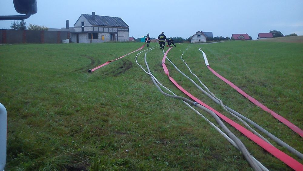 Podtopione drogi i posesje. Strażacy w powiecie interweniowali już 160 razy (aktualizacja)