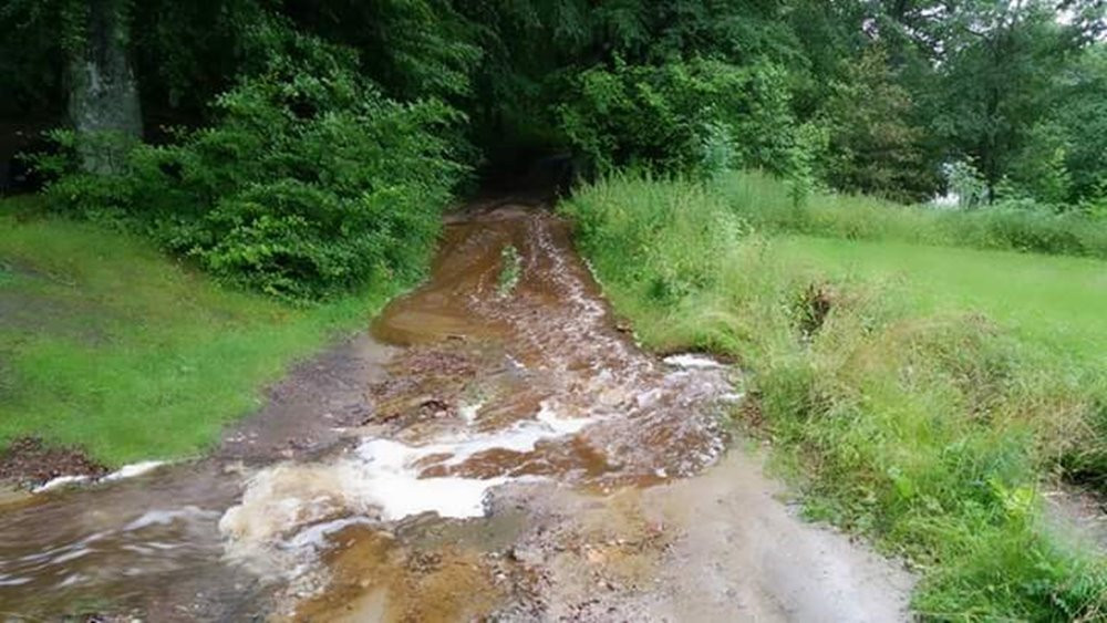 Podtopione drogi i posesje. Strażacy w powiecie interweniowali już 160 razy (aktualizacja)