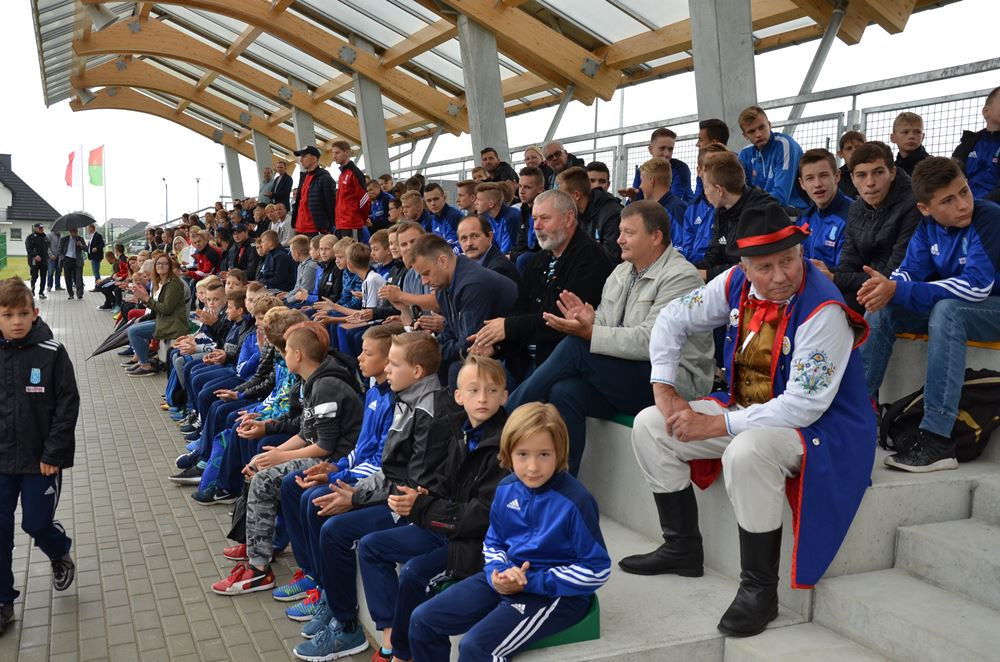 Stężyca. Nowoczesny stadion piłkarski oficjalnie otwarty
