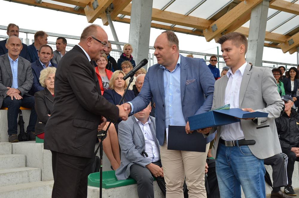 Stężyca. Nowoczesny stadion piłkarski oficjalnie otwarty