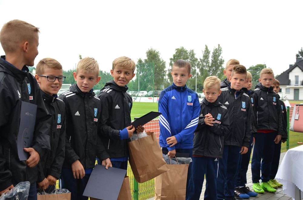 Stężyca. Nowoczesny stadion piłkarski oficjalnie otwarty