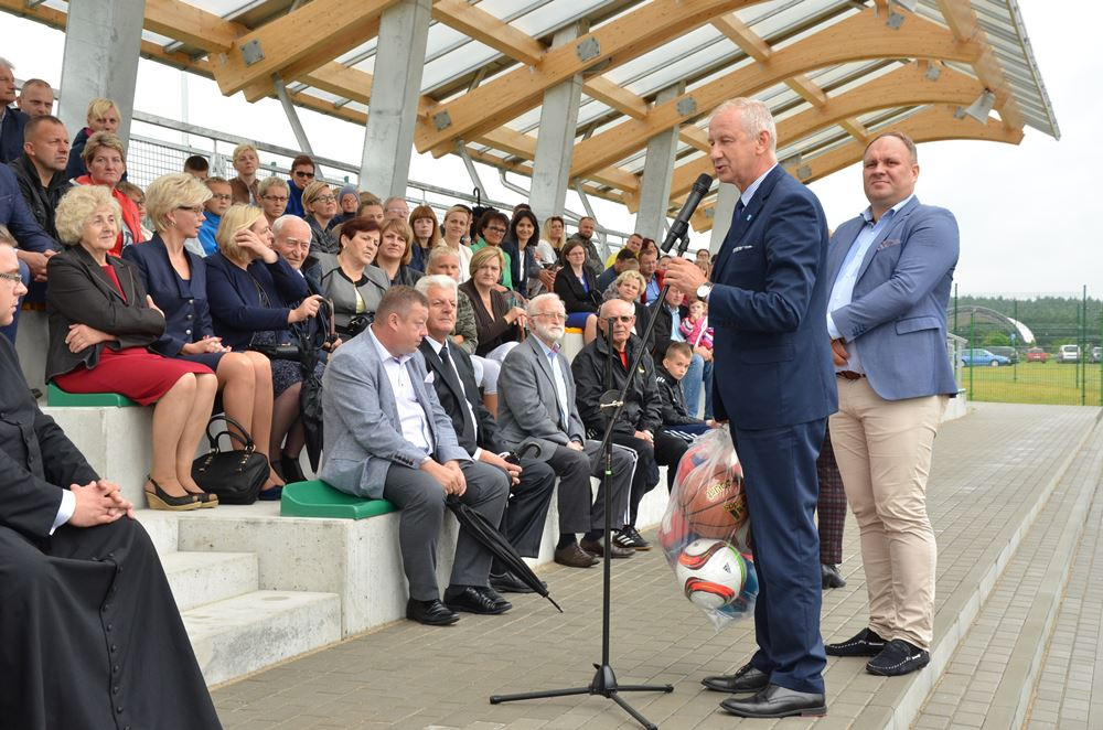Stężyca. Nowoczesny stadion piłkarski oficjalnie otwarty