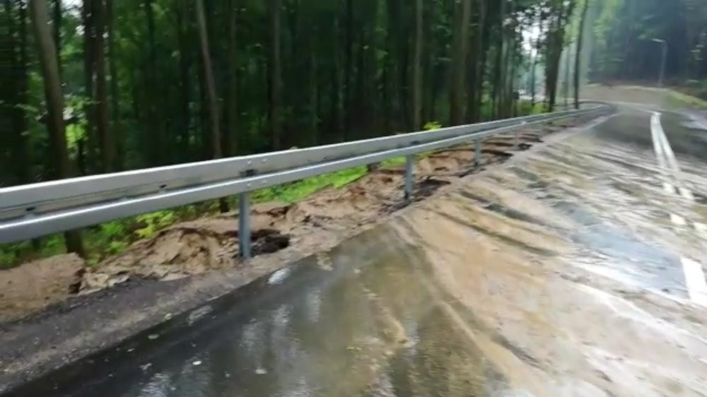 Kartuzy. Zniszczenia na nowo wybudowanym odcinku ul. Chmieleńskiej