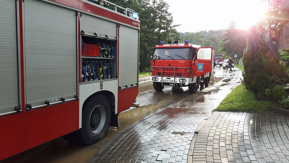 Potężna nawałnica m.in. w rejonie Brodnicy Górnej i Dolnej. Zalane drogi i posesje