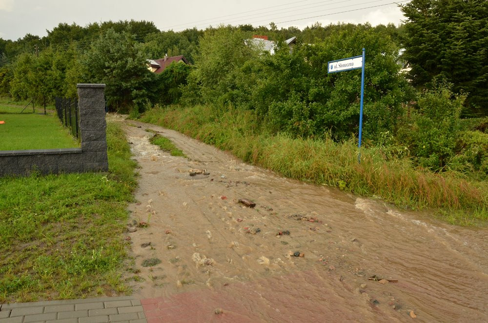 Potężna nawałnica m.in. w rejonie Brodnicy Górnej i Dolnej. Zalane drogi i posesje