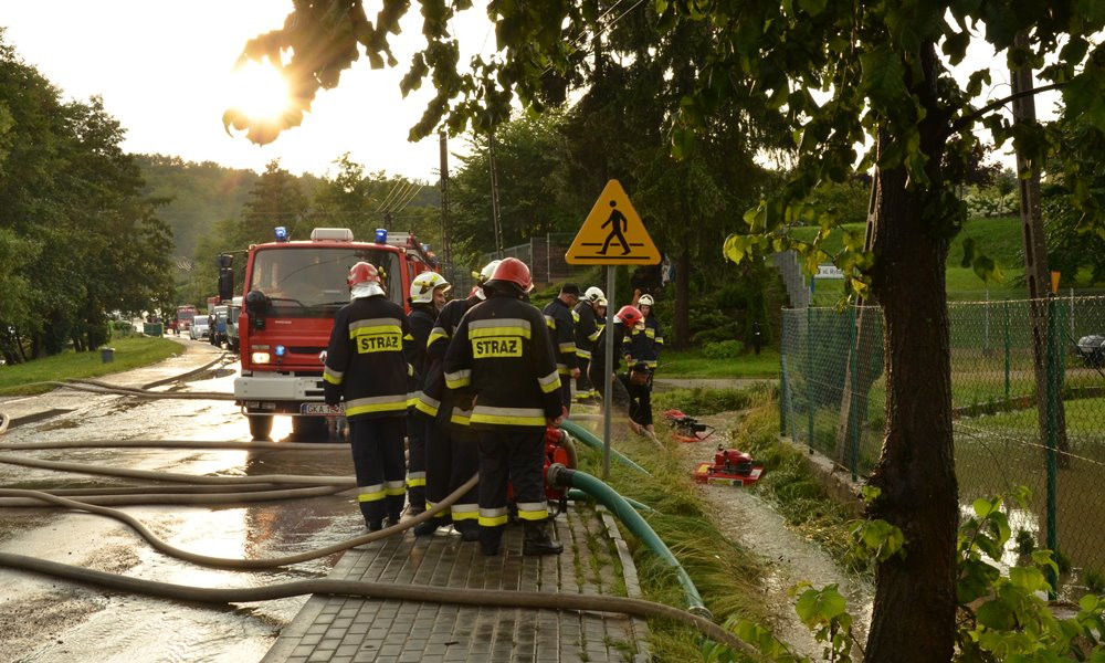 Potężna nawałnica m.in. w rejonie Brodnicy Górnej i Dolnej. Zalane drogi i posesje