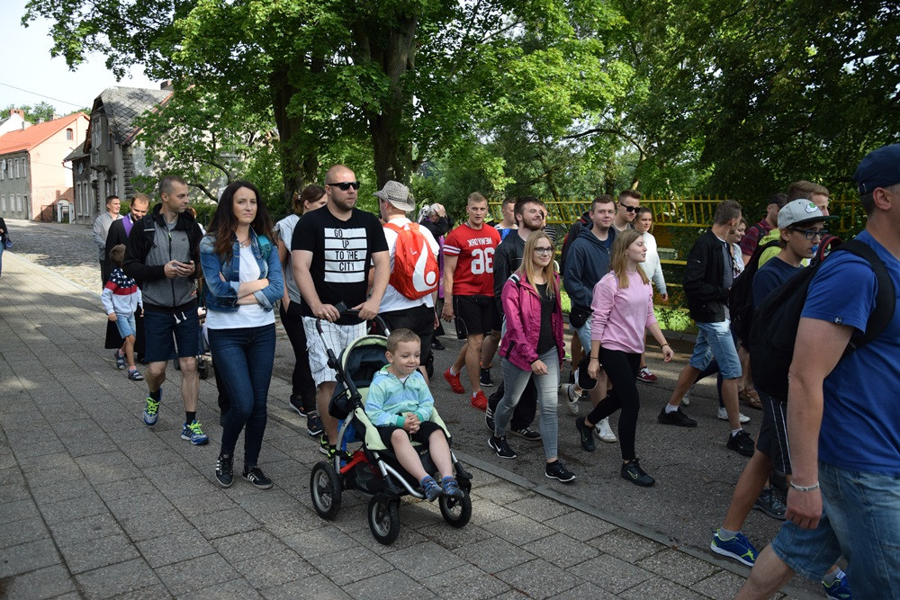 Kartuzy. Pielgrzymi wyruszyli na Jasną Górę. Przed nimi ponad 500 kilometrów