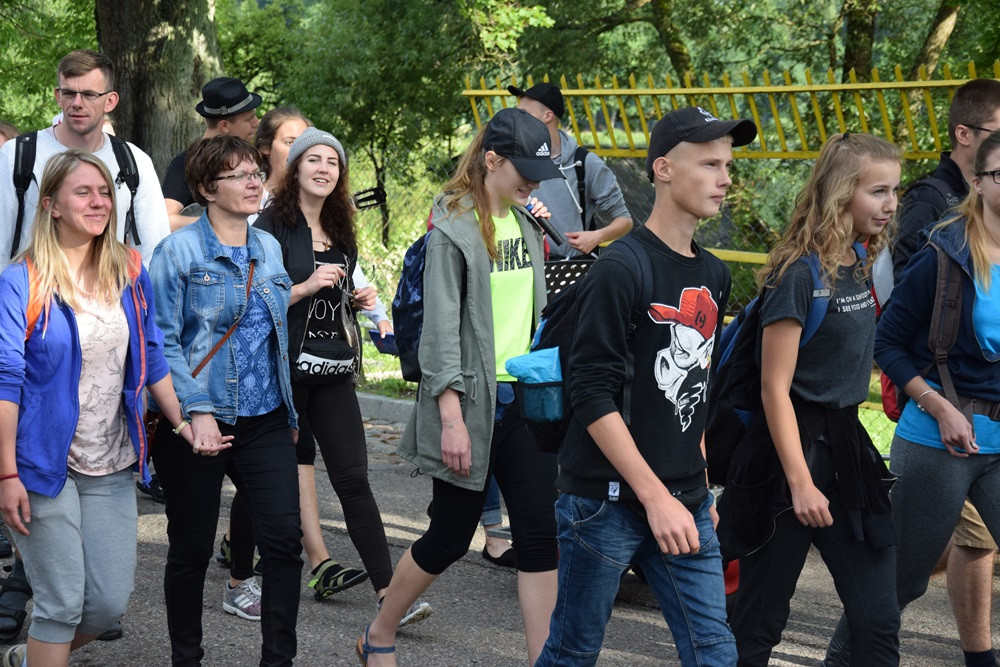 Kartuzy. Pielgrzymi wyruszyli na Jasną Górę. Przed nimi ponad 500 kilometrów