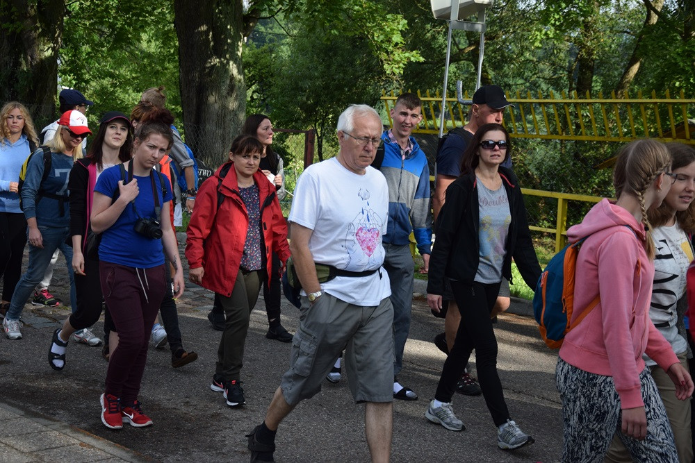 Kartuzy. Pielgrzymi wyruszyli na Jasną Górę. Przed nimi ponad 500 kilometrów
