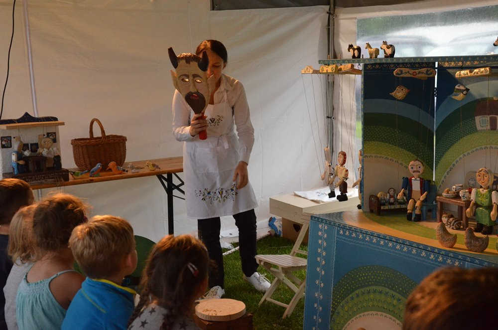 Chmielno. Mistrzostwa Polski w Zażywaniu Tabaki i świetny koncert Golden Life