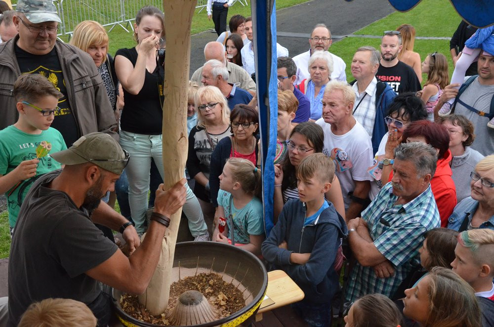 Chmielno. Mistrzostwa Polski w Zażywaniu Tabaki i świetny koncert Golden Life
