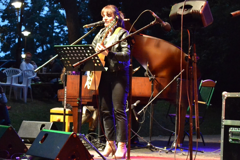 Sulęczyno. Drugi dzień festiwalu Jazz w Lesie. Zabrzmiały największe przeboje jazzowe i nie tylko