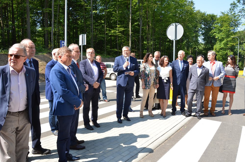 Kartuzy. Leśny odcinek ulicy Chmieleńskiej oficjalnie otwarty