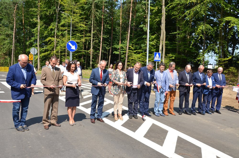 Kartuzy. Leśny odcinek ulicy Chmieleńskiej oficjalnie otwarty