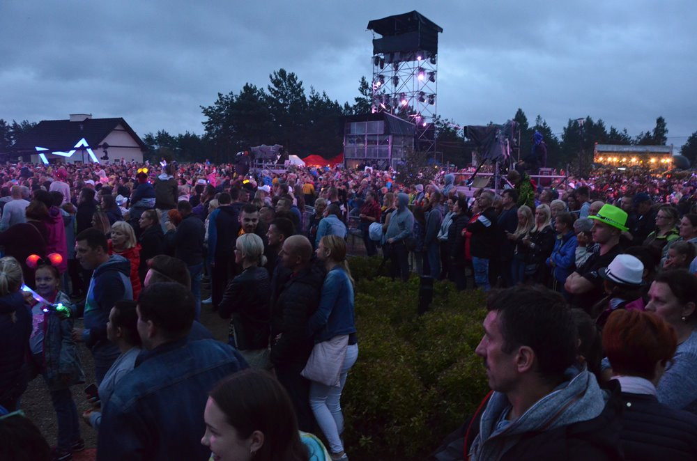 Disco pod Gwiazdami w Stężycy. Największa impreza tego lata (dzień pierwszy)