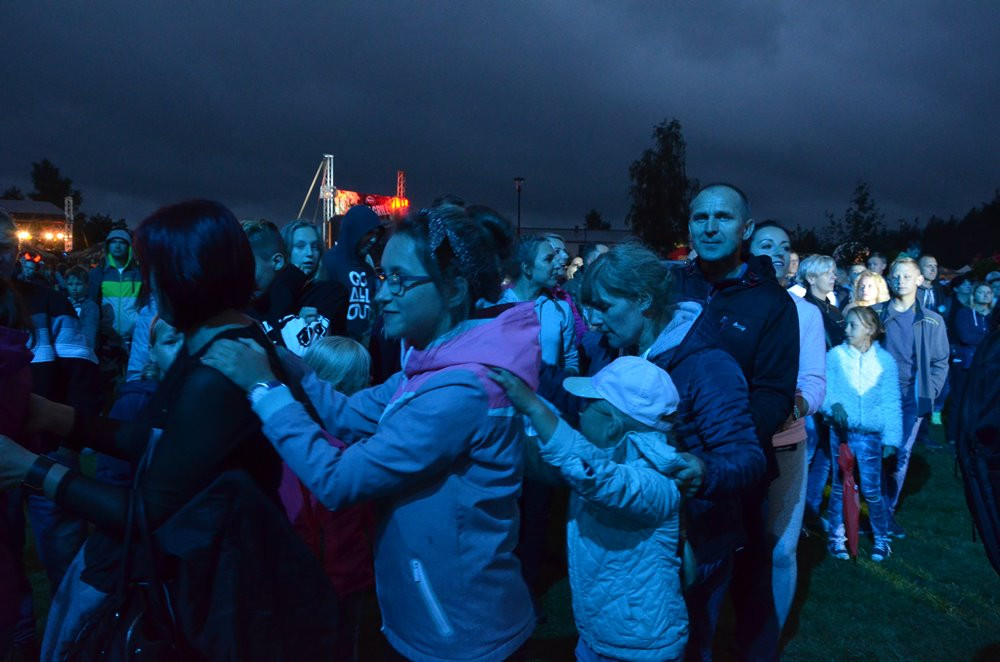 Disco pod Gwiazdami w Stężycy. Największa impreza tego lata (dzień pierwszy)