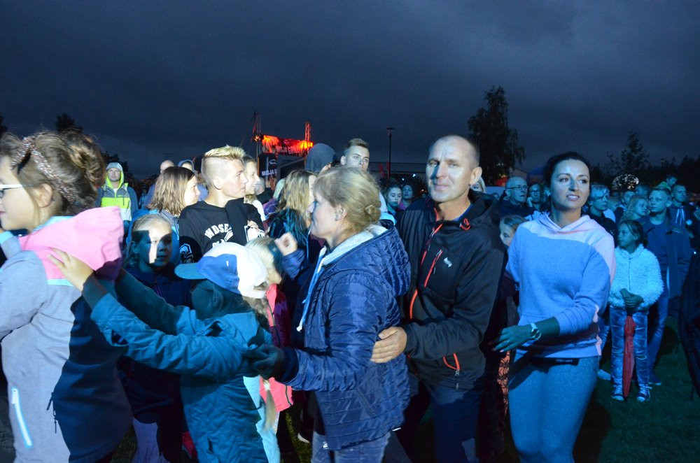 Disco pod Gwiazdami w Stężycy. Największa impreza tego lata (dzień pierwszy)