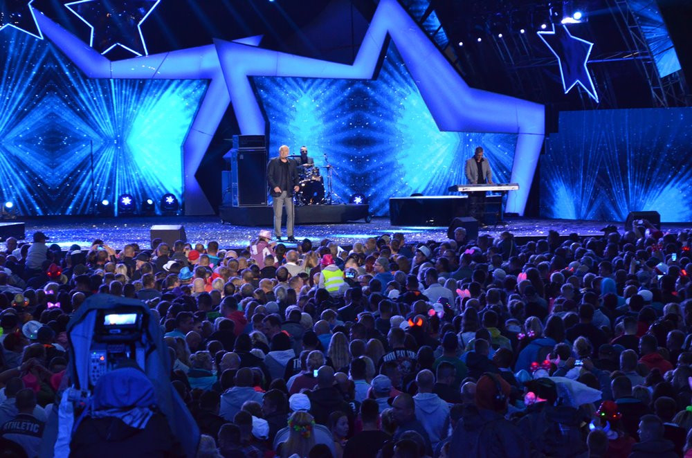 Disco pod Gwiazdami w Stężycy. Największa impreza tego lata (dzień pierwszy)