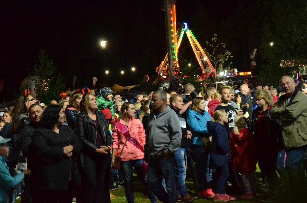 Disco pod Gwiazdami w Stężycy. Największa impreza tego lata (dzień pierwszy)