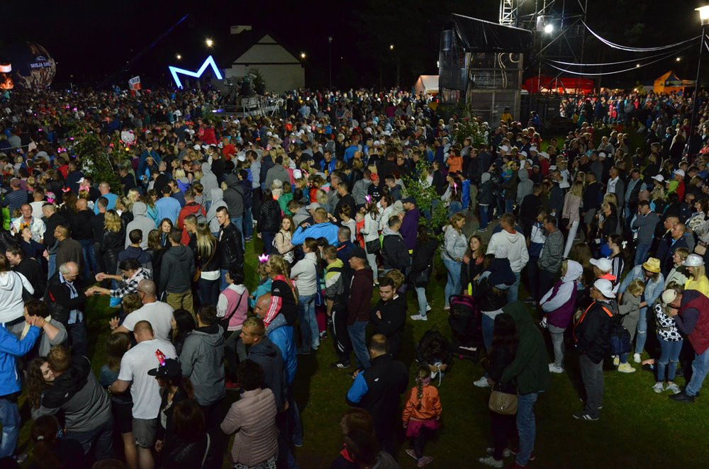 Disco pod Gwiazdami w Stężycy. Największa impreza tego lata (dzień pierwszy)