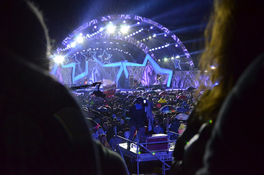 Disco pod Gwiazdami w Stężycy. Największa impreza tego lata (dzień pierwszy)