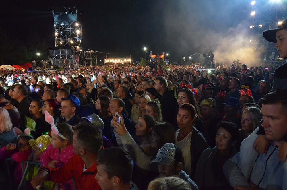 Disco pod Gwiazdami w Stężycy. Największa impreza tego lata (dzień pierwszy)