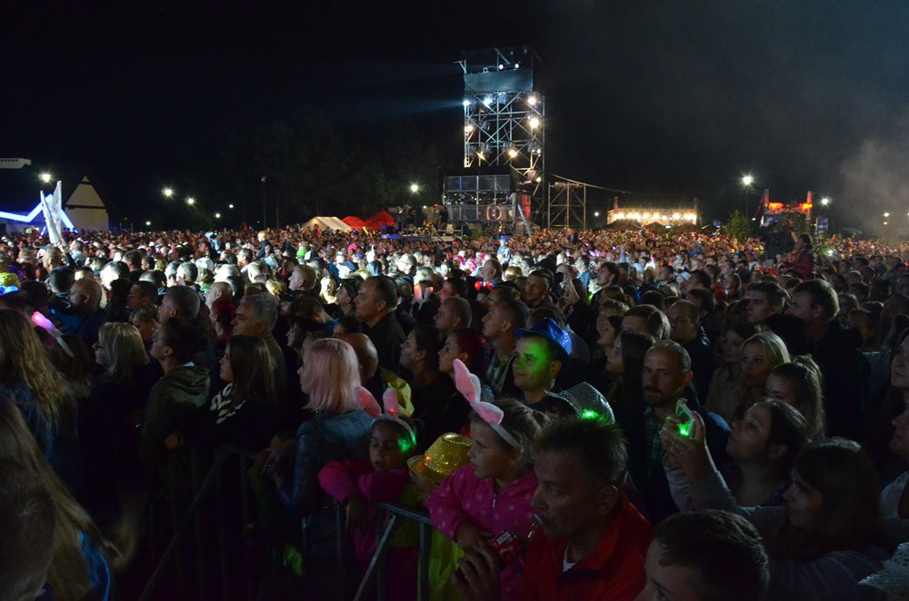 Disco pod Gwiazdami w Stężycy. Największa impreza tego lata (dzień pierwszy)