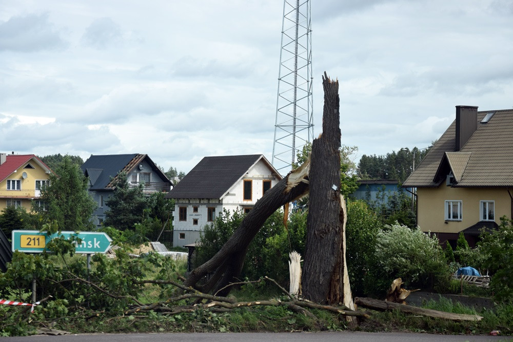 Strażacy koncentrują działania w okolicy Sulęczyna. Skala zniszczeń jest ogromna