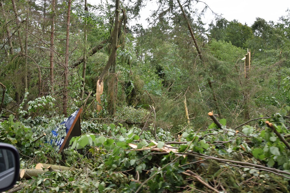 Strażacy koncentrują działania w okolicy Sulęczyna. Skala zniszczeń jest ogromna