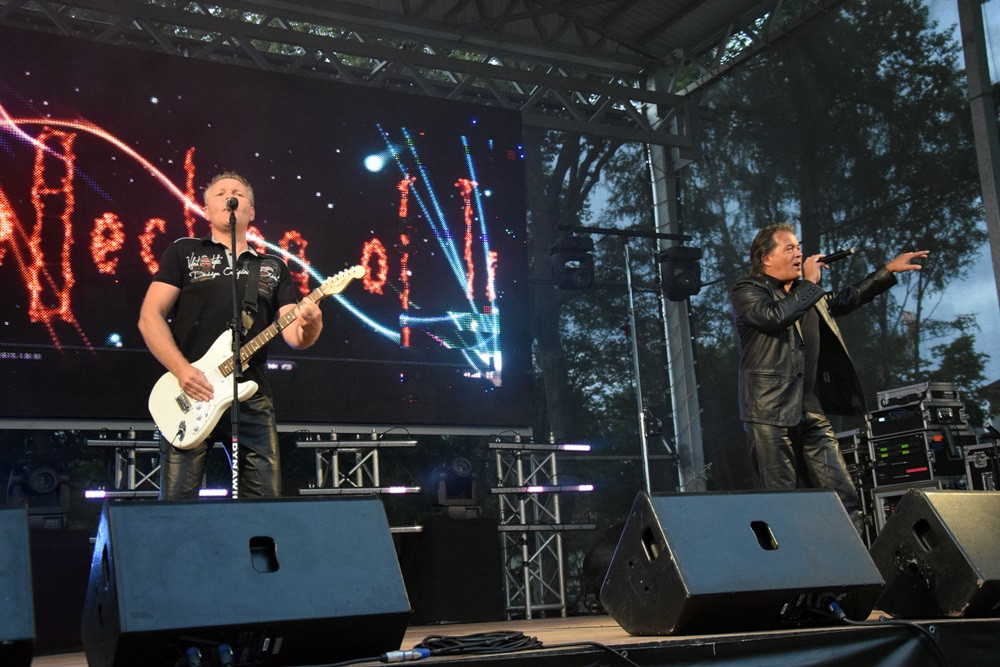 Dożynki gm. Kartuzy. Sołectwo Kiełpino z najpiękniejszą koroną żniwną