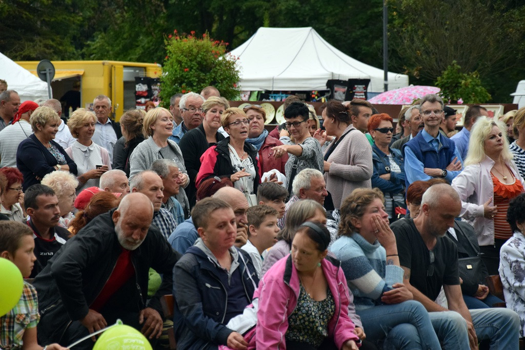 Dożynki gm. Kartuzy. Sołectwo Kiełpino z najpiękniejszą koroną żniwną