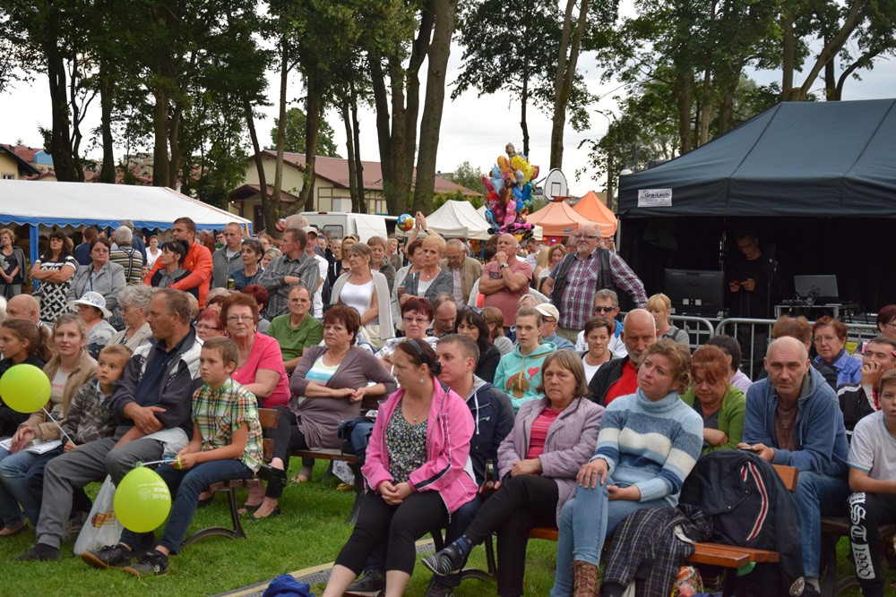 Dożynki gm. Kartuzy. Sołectwo Kiełpino z najpiękniejszą koroną żniwną