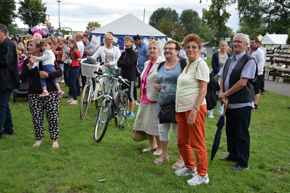 Dożynki gm. Kartuzy. Sołectwo Kiełpino z najpiękniejszą koroną żniwną