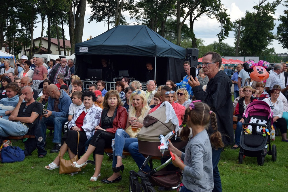 Dożynki gm. Kartuzy. Sołectwo Kiełpino z najpiękniejszą koroną żniwną