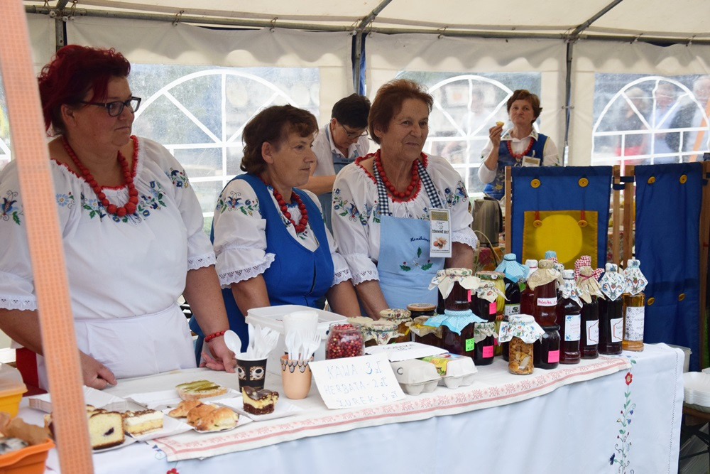 Dożynki gm. Kartuzy. Sołectwo Kiełpino z najpiękniejszą koroną żniwną