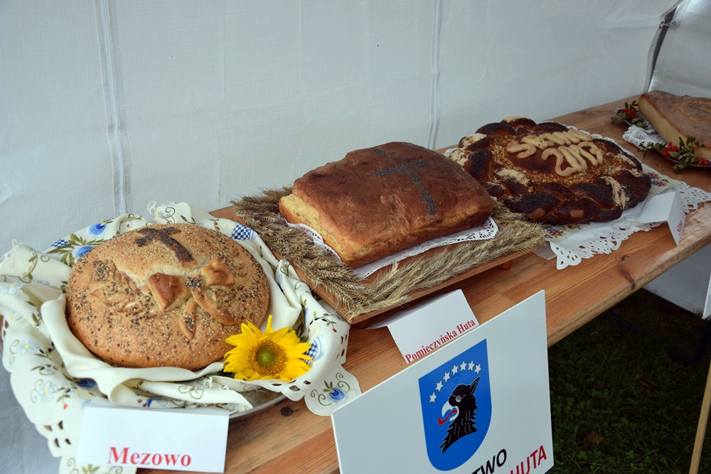 Dożynki gm. Kartuzy. Sołectwo Kiełpino z najpiękniejszą koroną żniwną