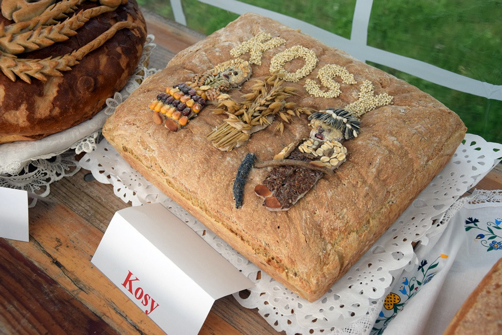 Dożynki gm. Kartuzy. Sołectwo Kiełpino z najpiękniejszą koroną żniwną