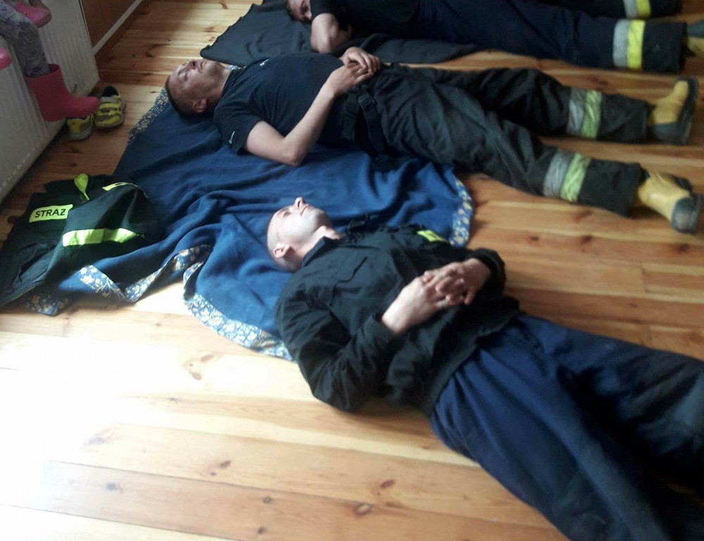 Strażacy - bohaterowie największej akcji ratowniczej w powiecie. To zdjęcie mówi wszystko